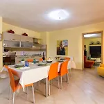 Villa Maestrale Con Veranda Coperta Giardino 4 3 Bagni *