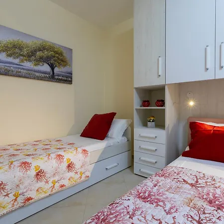Maestrale Con Veranda Coperta Giardino 4 3 Bagni Villa